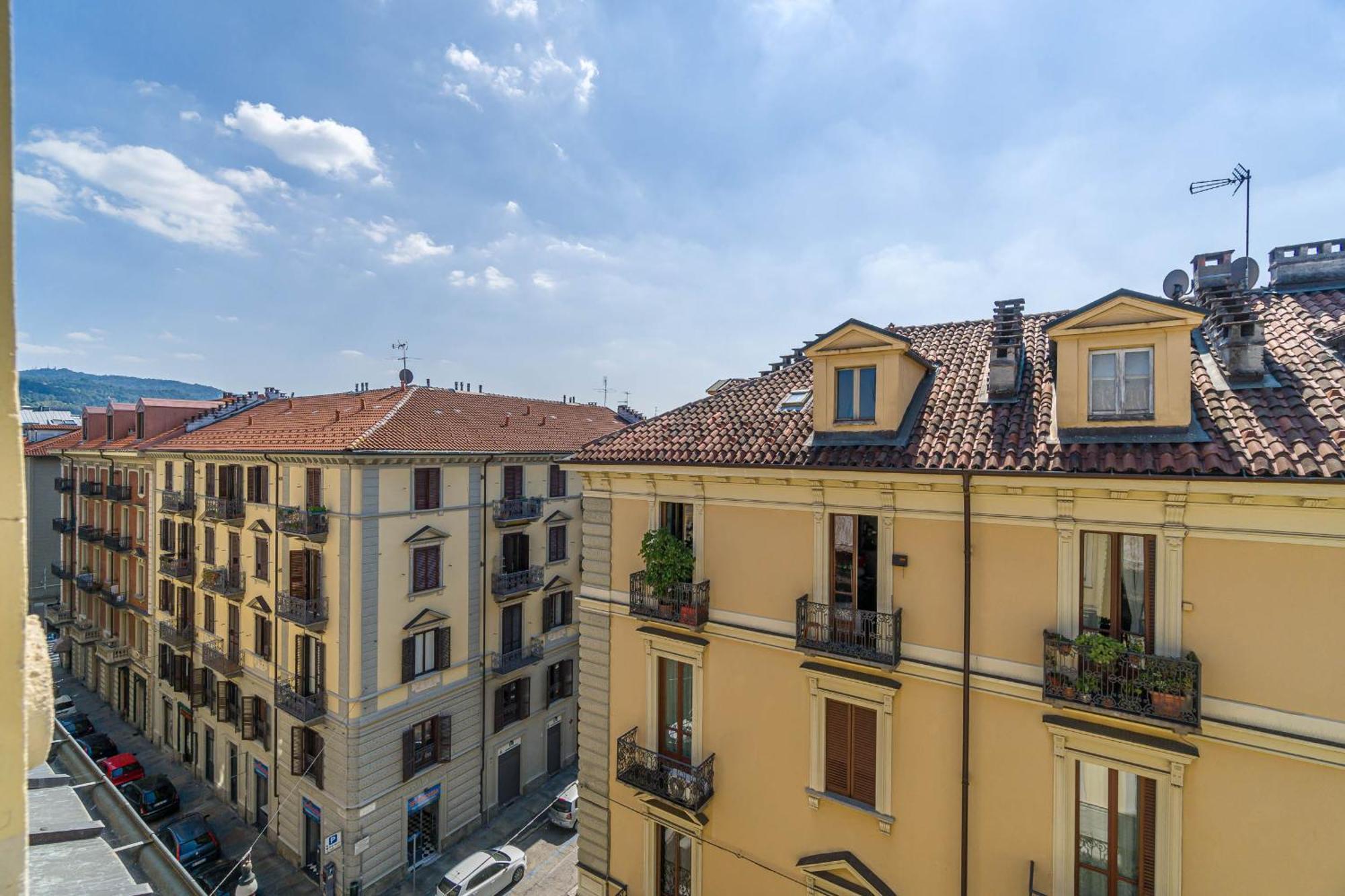 Casa Valeggio Attic Apt Few Steps From Porta Nuova Apartamento Turim Exterior foto