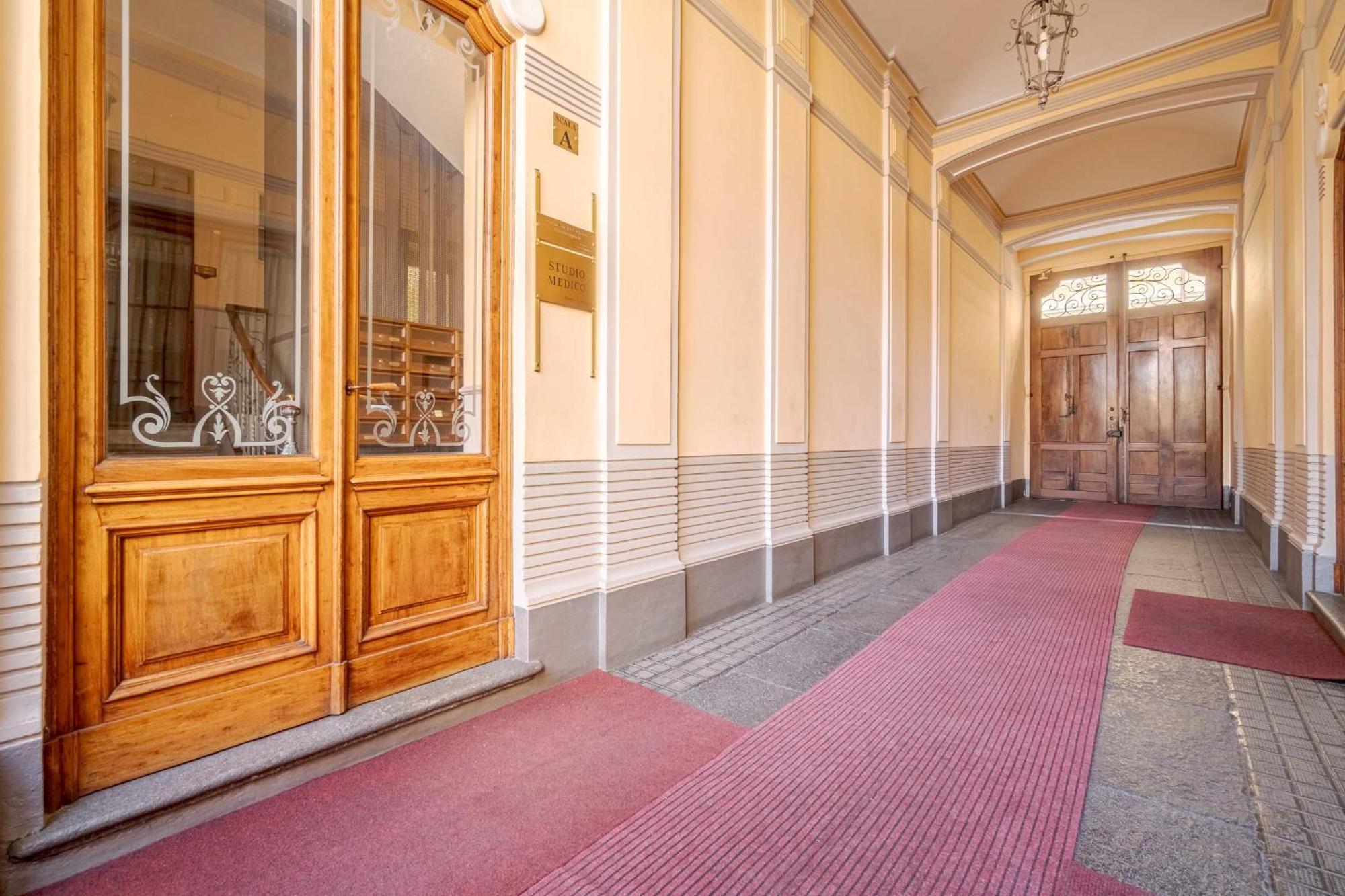 Casa Valeggio Attic Apt Few Steps From Porta Nuova Apartamento Turim Exterior foto